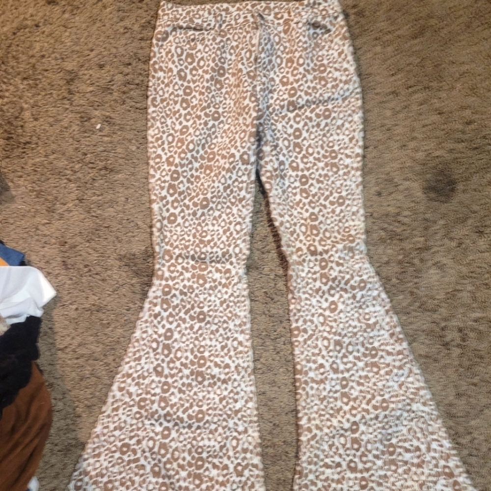 BELLBOTTOM JEANS SAINTS AND HEARTS